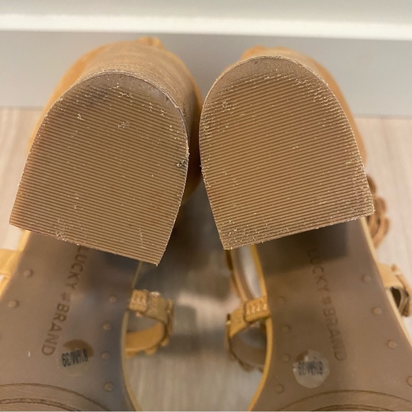 Lucky Brand Heels - 8.5 - Picture 9 of 10